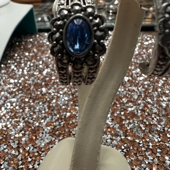 Avon blue stone from 1994 - Picture 2 of 9